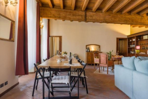 Magnificent 1800 in the heart of Verona